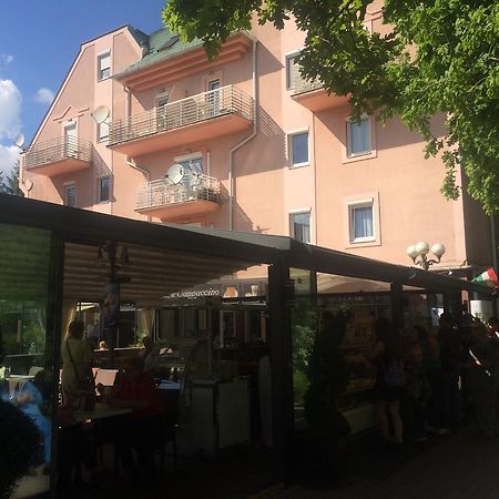 City Center Apartments Hévíz Dış mekan fotoğraf
